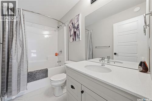 1019 Childers Court, Saskatoon, SK - Indoor Photo Showing Bathroom