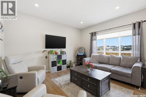 1019 Childers Court, Saskatoon, SK - Indoor Photo Showing Living Room
