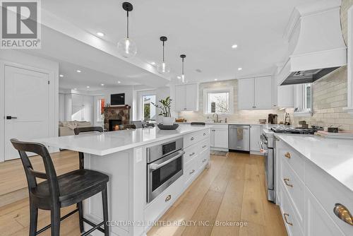 753 Chesterfield Avenue, Peterborough (Northcrest Ward 5), ON - Indoor Photo Showing Kitchen With Upgraded Kitchen