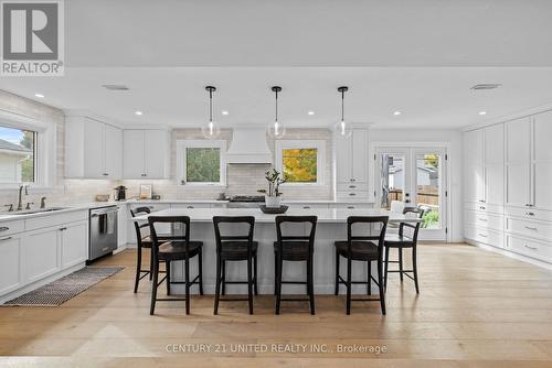 753 Chesterfield Avenue, Peterborough (Northcrest Ward 5), ON - Indoor Photo Showing Kitchen With Upgraded Kitchen