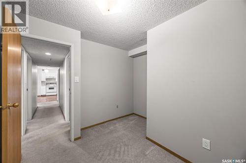 404 405 5Th Avenue N, Saskatoon, SK - Indoor Photo Showing Other Room