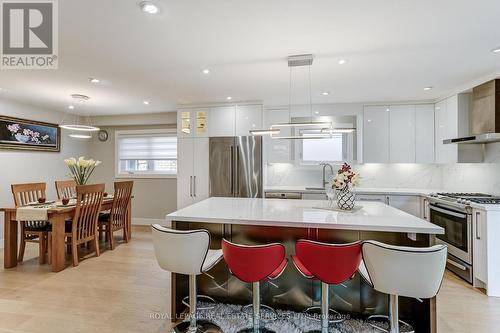 Kitchen Centre Island with Breakfast Bar - 3592 Cherrington Crescent, Mississauga, ON - Indoor
