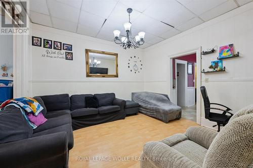 50 Main Street E, Mapleton, ON - Indoor Photo Showing Living Room