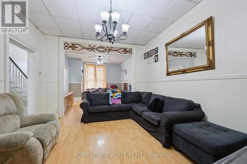 50 Main Street E, Mapleton, ON - Indoor Photo Showing Living Room