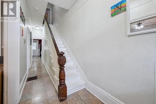 50 Main Street E, Mapleton, ON - Indoor Photo Showing Other Room