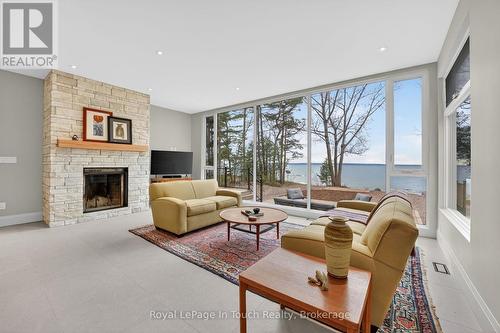 160 Tiny Beaches Road N, Tiny, ON - Indoor Photo Showing Living Room With Fireplace