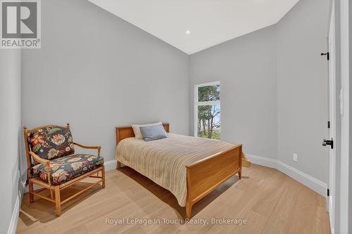 160 Tiny Beaches Road N, Tiny, ON - Indoor Photo Showing Bedroom