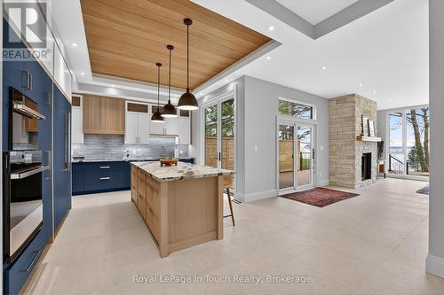 160 Tiny Beaches Road N, Tiny, ON - Indoor Photo Showing Kitchen