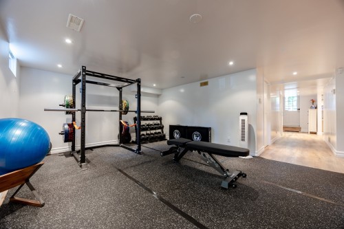 Salle familiale - 33 Rue Thurlow, Hampstead, QC - Indoor Photo Showing Gym Room