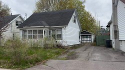 2220 Ch. Laval Montréal (Saint-Laurent), QC H2W 2H8
