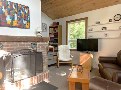 Salon - 1111 Ch. Kataway, Saint-Michel-Des-Saints, QC - Indoor With Fireplace