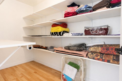 Penderie (Walk-in) - 261 Rue Principale, Saint-Adelphe, QC - Indoor With Storage