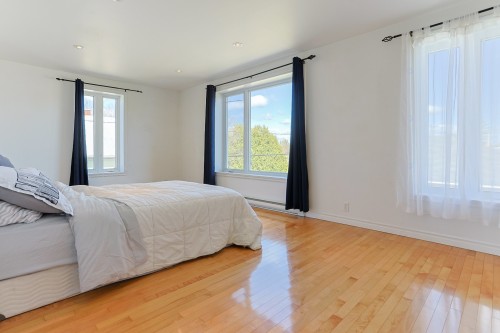 Chambre à coucher - 261 Rue Principale, Saint-Adelphe, QC - Indoor Photo Showing Bedroom