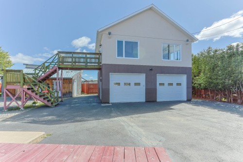 Garage - 261 Rue Principale, Saint-Adelphe, QC - Outdoor