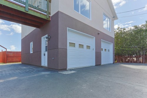 Garage - 261 Rue Principale, Saint-Adelphe, QC - Outdoor With Exterior