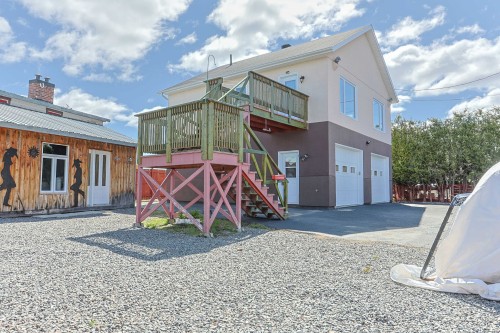 Garage - 261 Rue Principale, Saint-Adelphe, QC - Outdoor
