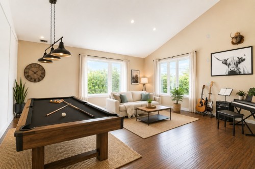 Loft - 261 Rue Principale, Saint-Adelphe, QC - Indoor Photo Showing Other Room