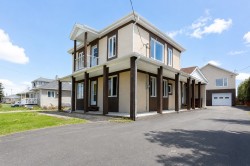 Façade - 