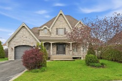 282 Rue Françoise-Loranger  Mont-Saint-Hilaire, QC J3H 0B3
