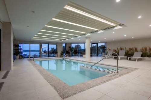 Piscine - 104-305 Av. Des Draveurs, Trois-Rivières, QC - Indoor Photo Showing Other Room With In Ground Pool
