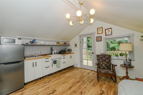 161 Holmes Rd, Salt Spring, BC 