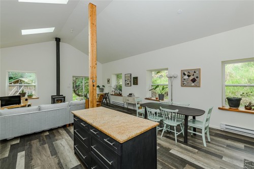 161 Holmes Rd, Salt Spring, BC 