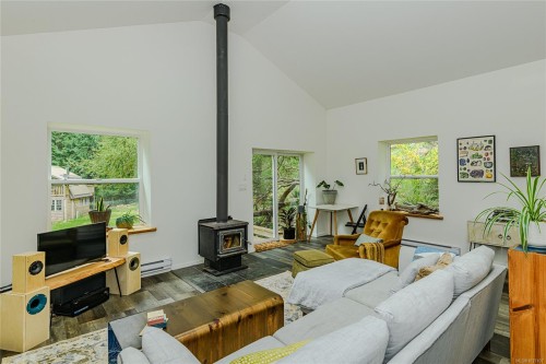161 Holmes Rd, Salt Spring, BC 