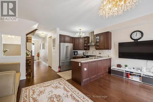 25 True Blue Crescent, Caledon, ON - Indoor Photo Showing Kitchen