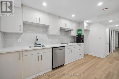 25 True Blue Crescent, Caledon, ON - Indoor Photo Showing Kitchen With Upgraded Kitchen