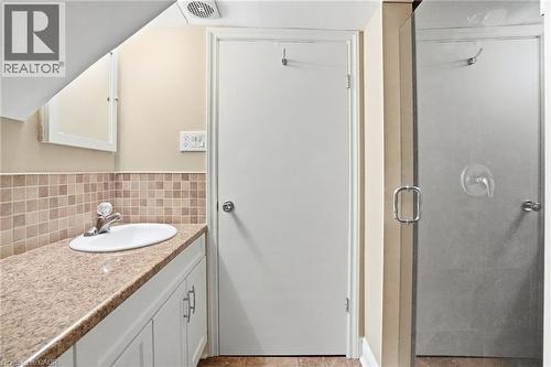 826 Main Street E, Hamilton, ON 