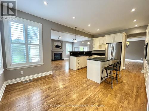 1520 Arnhem Street, Ottawa, ON - Indoor Photo Showing Kitchen With Stainless Steel Kitchen