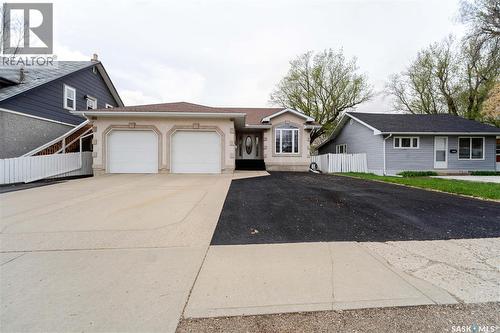 1054 Monk Avenue, Moose Jaw, SK - Outdoor With Facade