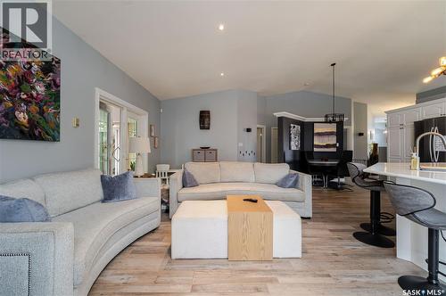 1054 Monk Avenue, Moose Jaw, SK - Indoor Photo Showing Living Room