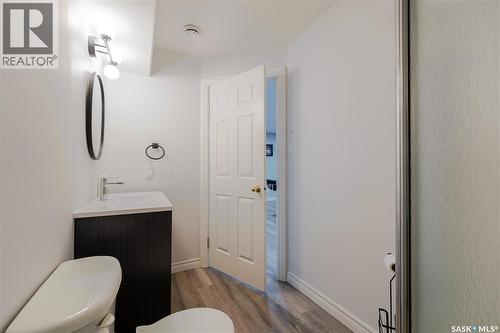 1054 Monk Avenue, Moose Jaw, SK - Indoor Photo Showing Bathroom