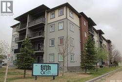 404 820 5th STREET NE  Weyburn, SK S4H 2V2