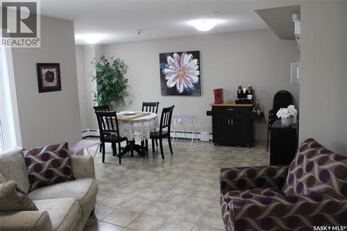 404 820 5Th Street Ne, Weyburn, SK - Indoor