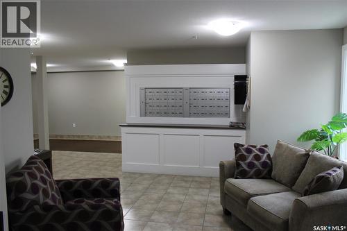 404 820 5Th Street Ne, Weyburn, SK - Indoor