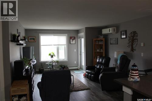 404 820 5Th Street Ne, Weyburn, SK - Indoor
