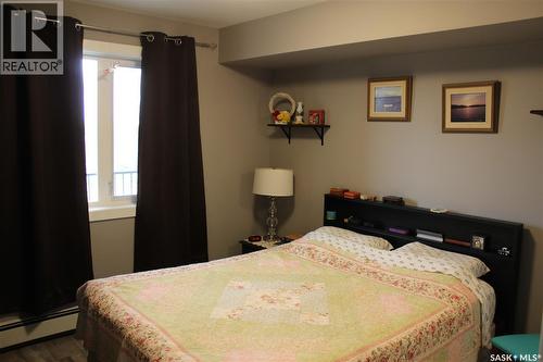 404 820 5Th Street Ne, Weyburn, SK - Indoor Photo Showing Bedroom