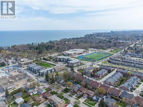909 - 212 KERR STREET  Oakville, ON L6K 3B1