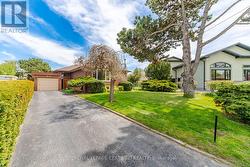 34 WARBECK PLACE  Toronto, ON M9R 3C3