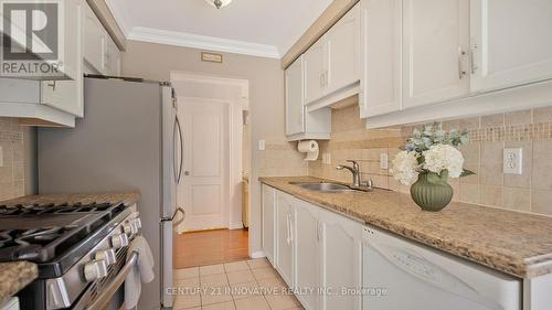 1730 Silver Maple Drive, Pickering, ON - Indoor Photo Showing Kitchen With Double Sink