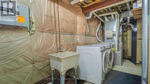 1730 Silver Maple Drive, Pickering, ON - Indoor Photo Showing Laundry Room