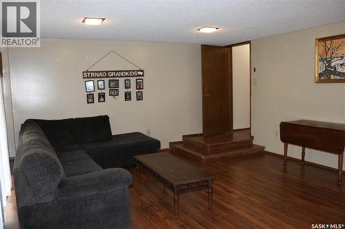 211 Pipestone Avenue, Wawota, SK - Indoor Photo Showing Living Room