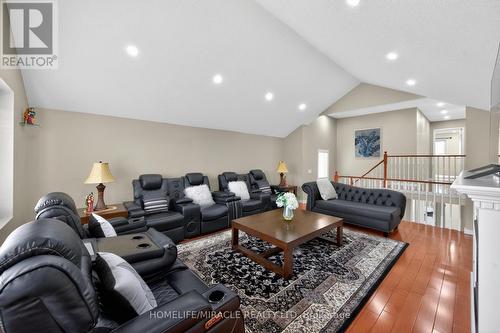 5342 Crane Court, Mississauga, ON - Indoor Photo Showing Living Room