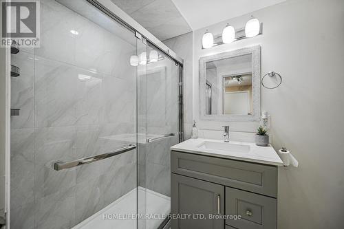 5342 Crane Court, Mississauga, ON - Indoor Photo Showing Bathroom
