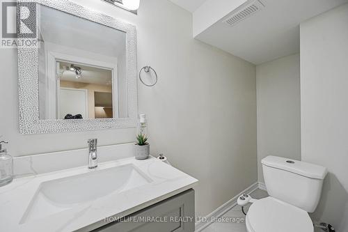 5342 Crane Court, Mississauga, ON - Indoor Photo Showing Bathroom