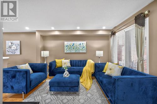5342 Crane Court, Mississauga, ON - Indoor Photo Showing Living Room