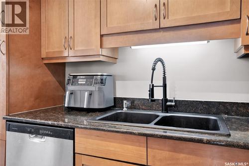 201 105 Lynd Crescent, Saskatoon, SK - Indoor Photo Showing Kitchen With Double Sink