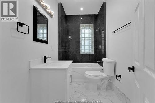 505 Mckay, Windsor, ON - Indoor Photo Showing Bathroom